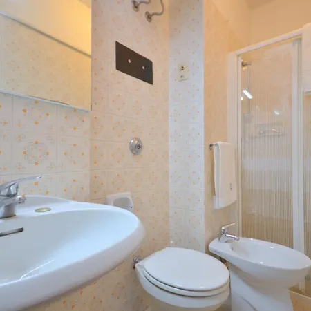 Angela E Pordenone * 比比翁